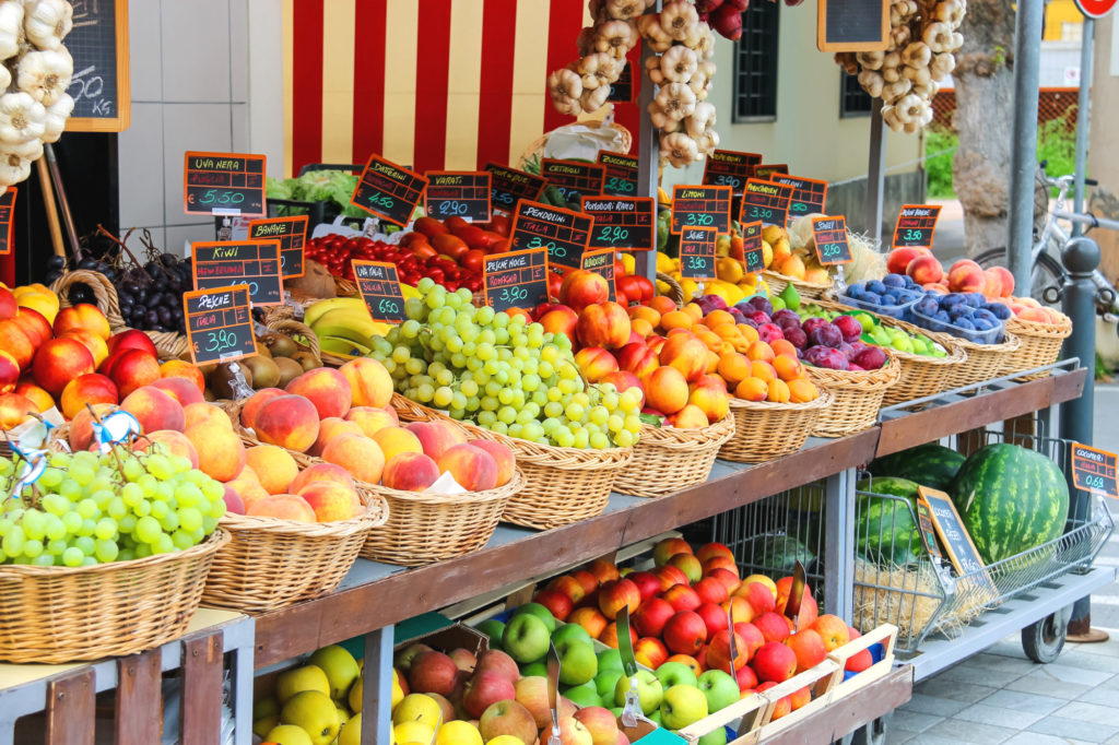 stand de fruits au marché